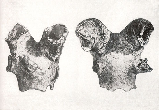 Скульптурные головы баранов из Истфаринской долины